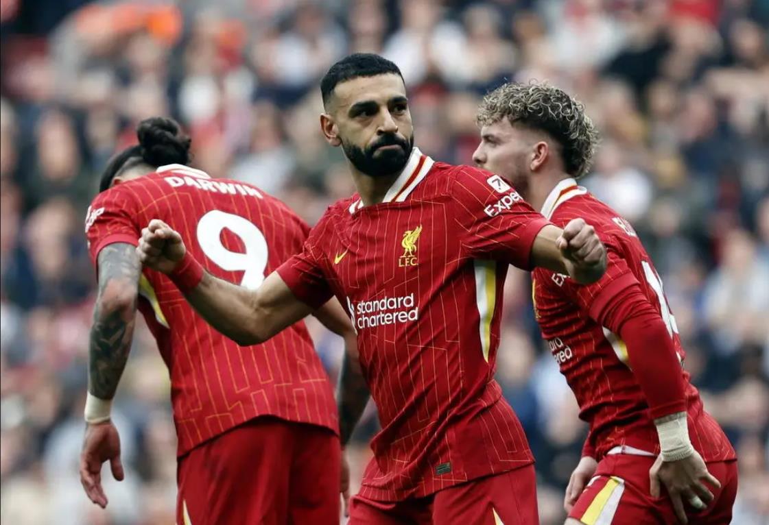 清晨费耶诺德备战德甲，主帅复盘细节曝光，质疑声仍在，临场指挥获称赞(费耶诺德vs拉齐奥)